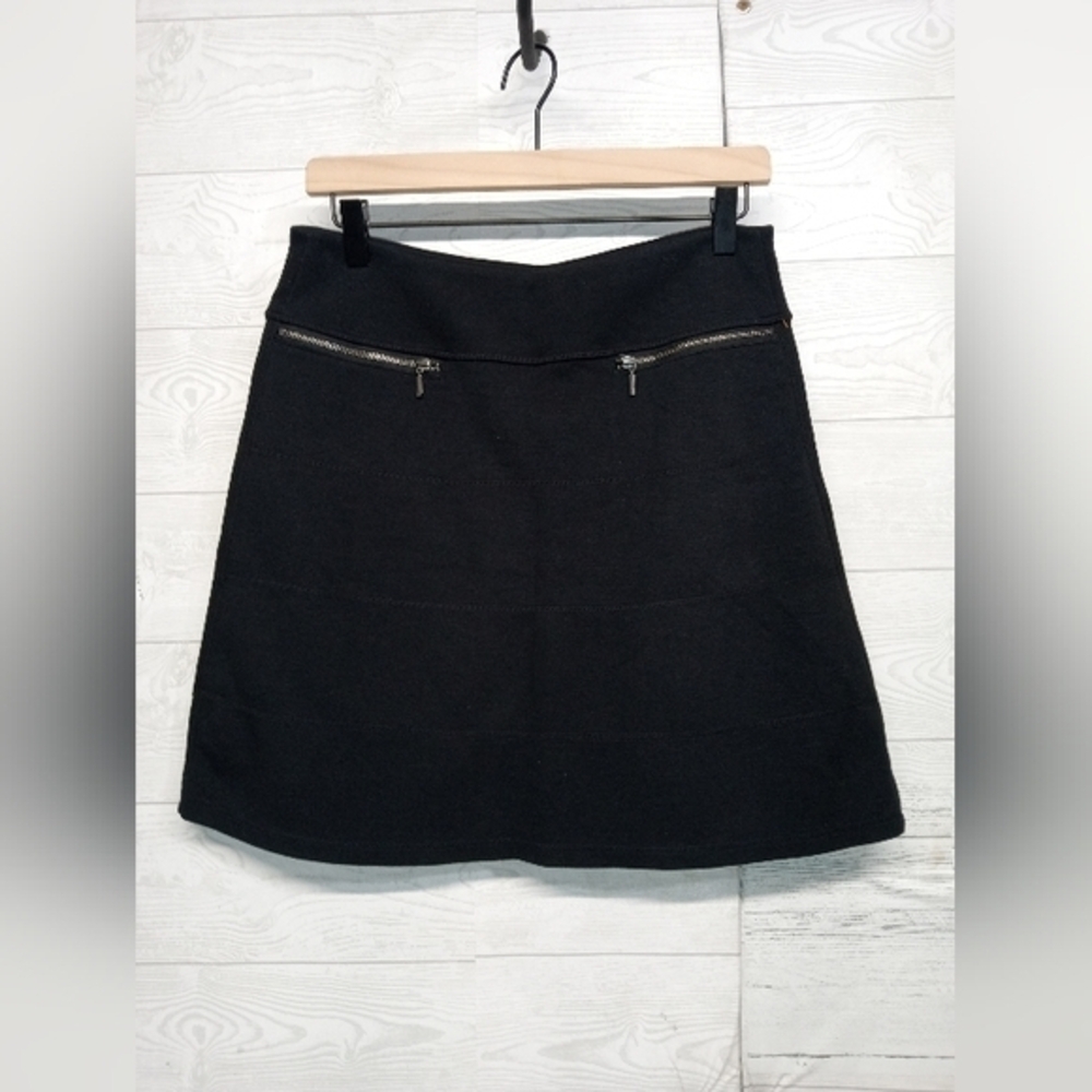 Athleta Women's Size Small Black Skirt With Two Zippered Pockets